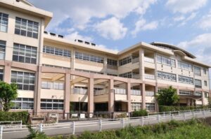 R3.9　市立宝塚第一小学校北館空調設備更新工事